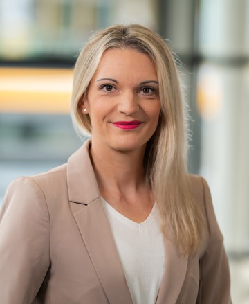 220609_EvelynZaruba-0217_Hochformat 220609_EvelynZaruba-0217_Hochformat