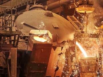 Sachsenguss Innenaufnahme flüssiges Eisen Sachsenguss Innenaufnahme flüssiges Eisen